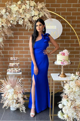 Designer Dress Hire Perth | Kylies Kloset.  Hire dresses for School Balls, Race Day or a Wedding Luxury Clutches and Headpieces also available to rent.