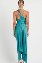 Load image into Gallery viewer, School Ball Dress Hire | Designer Dresses.  Hire Designer Dresses for Any Event | Dress Hire | Kylies Kloset Perth.  Designer Dress Hire Perth - Kylie&#39;s Kloset - School Formal Gown Rental, Raceday, Luxury Clutches. PHILLY DRESS by One Fell Swoop